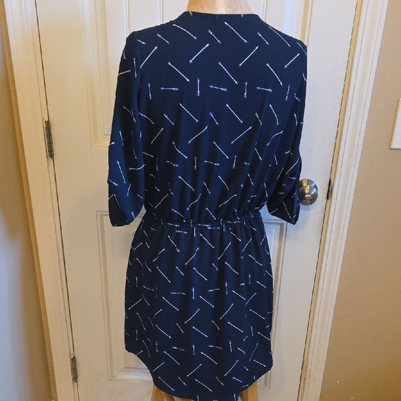 Navy Blue Arrow Patterned Dress - Picture 2 of 6